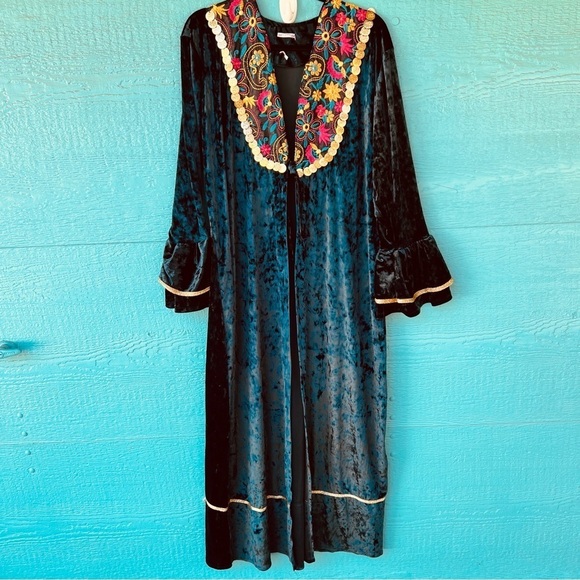 EMERALD GREEN BLUE EMBROIDERED CRUSHED VELVET LONG DUSTER BELL SLEEVES L - Picture 9 of 9